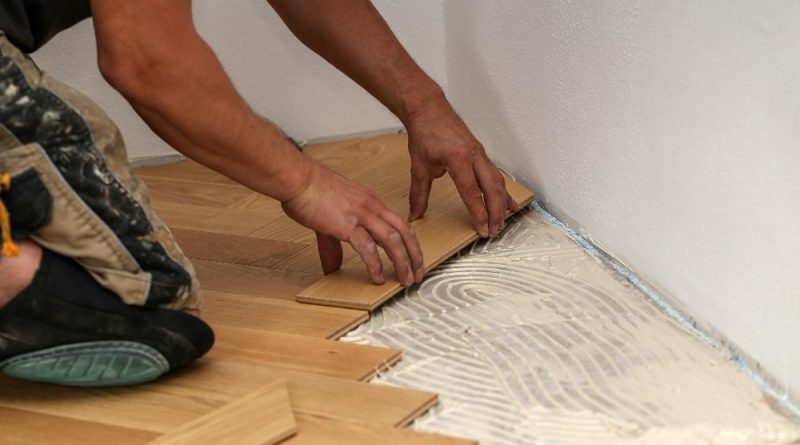 Pose de parquet stratifié pour un résultat impeccable étape par étape